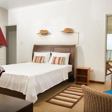 Villa Kayola - Self Catering Pointe La Rue Esterno foto